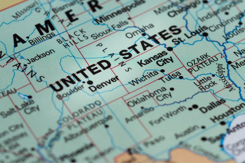 Map of the United States highlighting states with the strictest credit repair laws, including strong registration requirements, surety bond rules, and credit repair fee caps